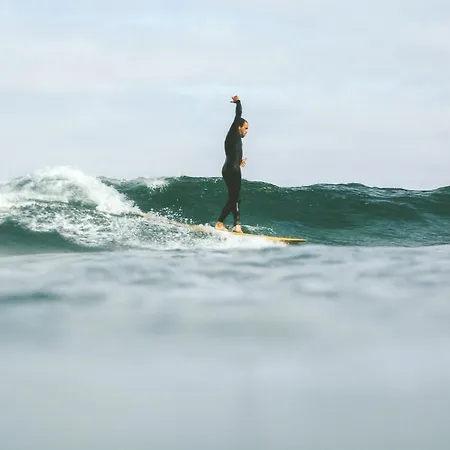 Cliff Surf House Hostel *