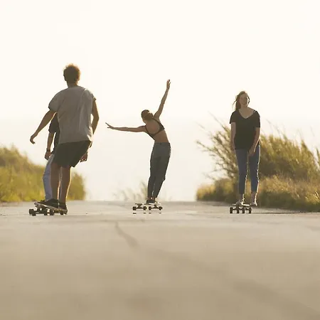 Cliff Surf House Hostel *