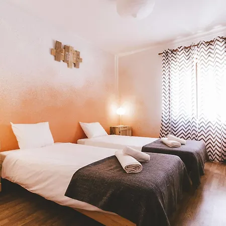 Cliff Surf House Hostel *