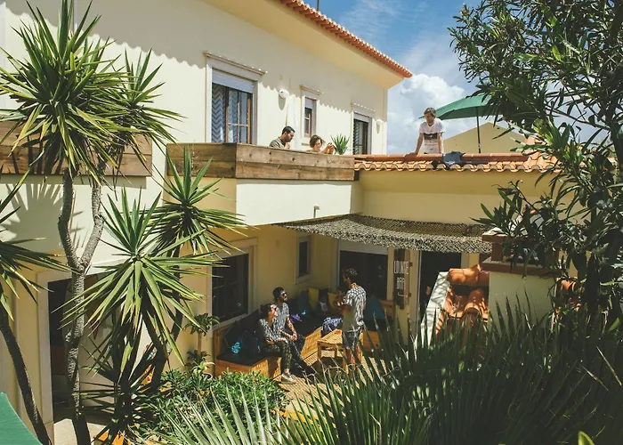 Cliff Surf House Хостел